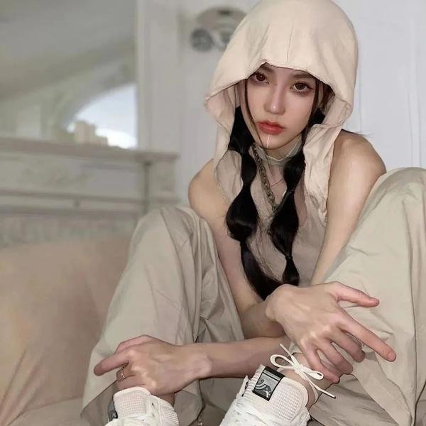 女孩和蜘蛛
